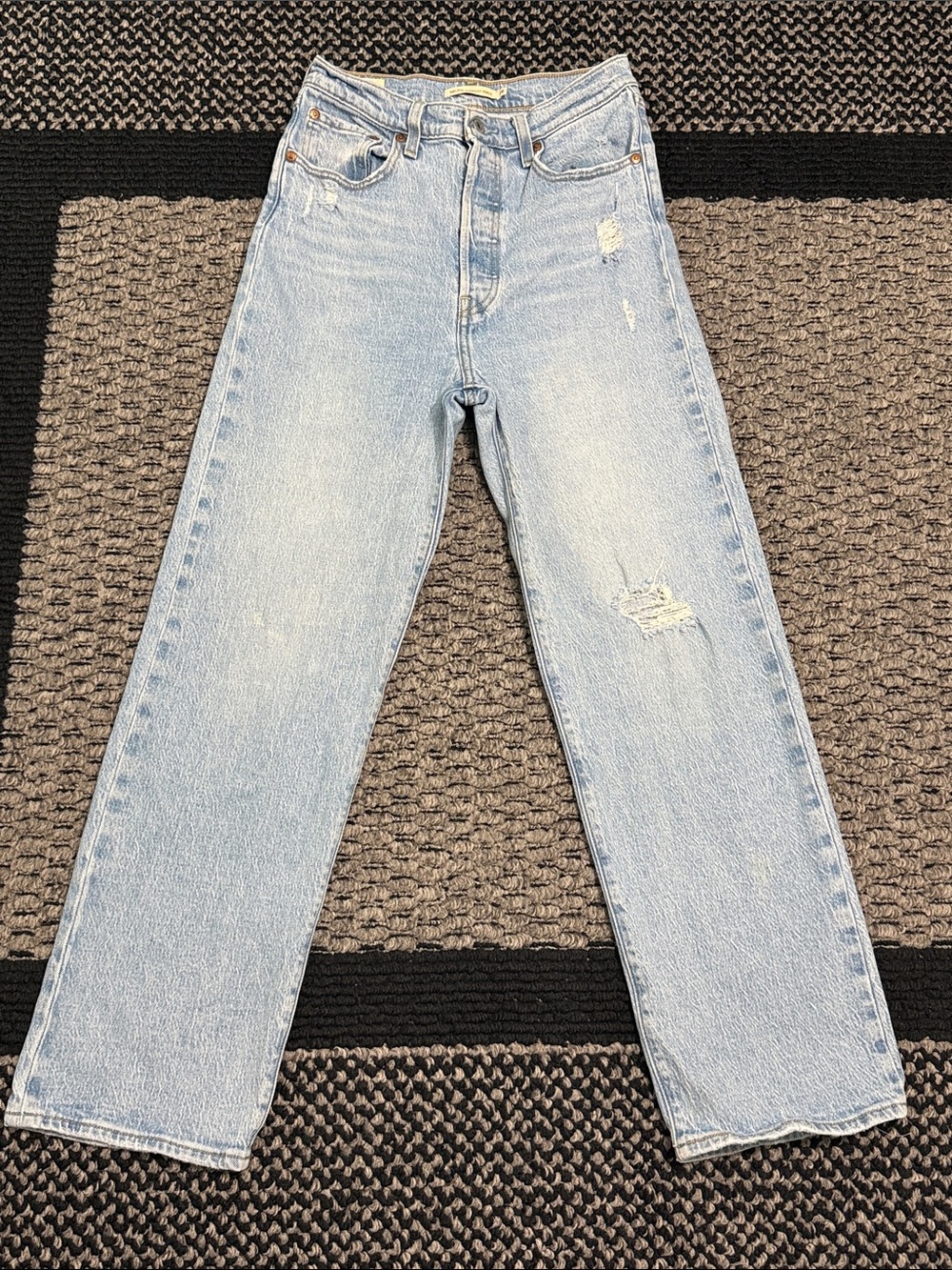 Levi's Ribcage Straight Ankle Women's 28 High Rise Distressed Stretch Denim Jean